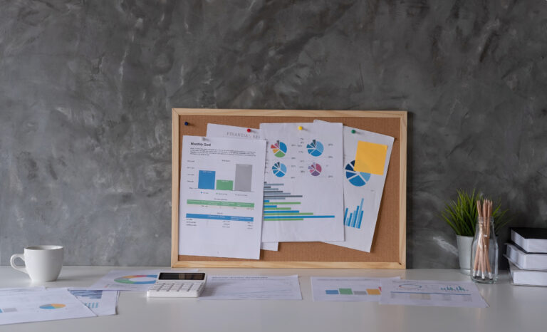 Why Software Outsourcing Fails A group of business professionals looking confused at a whiteboard filled with jumbled notes, symbolizing unclear project requirements in software outsourcing.